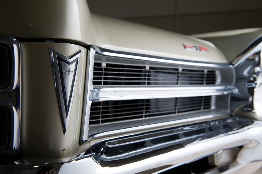  Pontiac 2+2 Sport Coupe 1965 года  (фото 3 из 16)